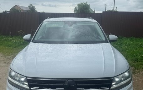 Volkswagen Tiguan II, 2019 год, 1 950 000 рублей, 4 фотография