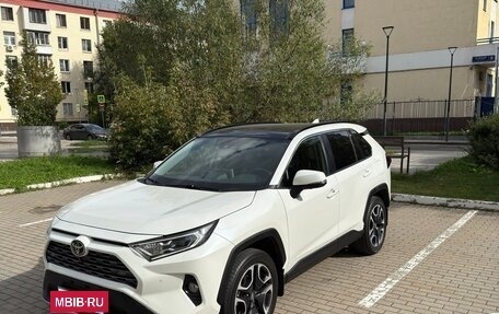 Toyota RAV4, 2020 год, 3 500 000 рублей, 3 фотография