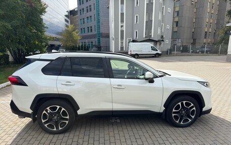 Toyota RAV4, 2020 год, 3 500 000 рублей, 6 фотография