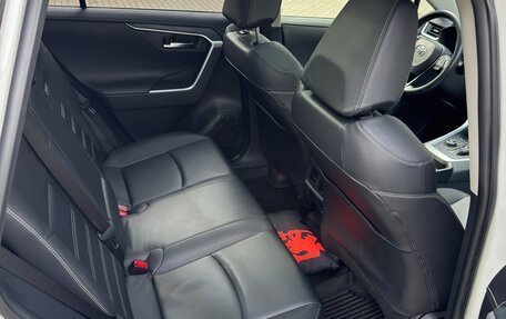 Toyota RAV4, 2020 год, 3 500 000 рублей, 13 фотография