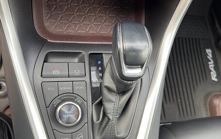 Toyota RAV4, 2020 год, 3 500 000 рублей, 15 фотография