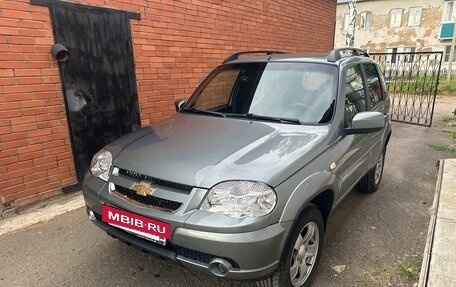 Chevrolet Niva I рестайлинг, 2012 год, 380 000 рублей, 3 фотография