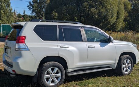 Toyota Land Cruiser Prado 150 рестайлинг 2, 2013 год, 2 650 000 рублей, 3 фотография