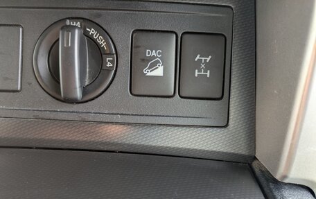 Toyota Land Cruiser Prado 150 рестайлинг 2, 2013 год, 2 650 000 рублей, 15 фотография