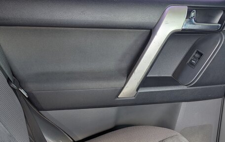 Toyota Land Cruiser Prado 150 рестайлинг 2, 2013 год, 2 650 000 рублей, 25 фотография