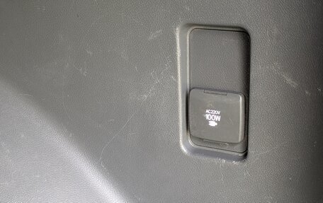 Toyota Land Cruiser Prado 150 рестайлинг 2, 2013 год, 2 650 000 рублей, 16 фотография