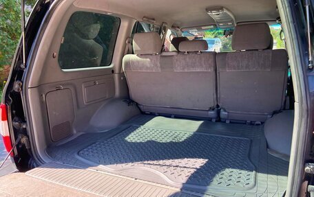Toyota Land Cruiser 100 рестайлинг 2, 2006 год, 3 400 000 рублей, 24 фотография