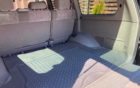Toyota Land Cruiser 100 рестайлинг 2, 2006 год, 3 400 000 рублей, 25 фотография