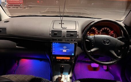 Toyota Avensis III рестайлинг, 2003 год, 540 000 рублей, 10 фотография