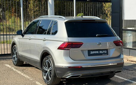 Volkswagen Tiguan II, 2018 год, 3 099 000 рублей, 6 фотография