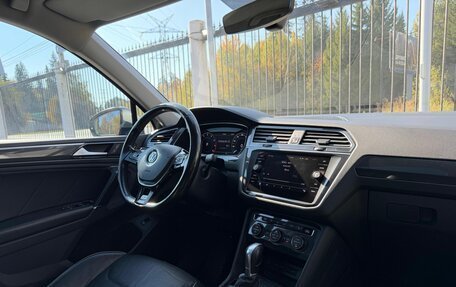 Volkswagen Tiguan II, 2018 год, 3 099 000 рублей, 9 фотография