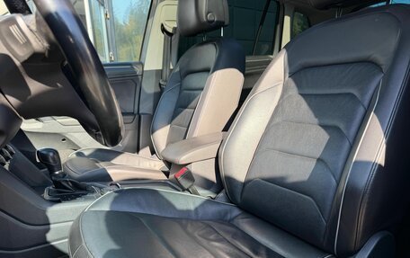 Volkswagen Tiguan II, 2018 год, 3 099 000 рублей, 17 фотография
