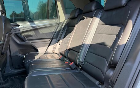 Volkswagen Tiguan II, 2018 год, 3 099 000 рублей, 21 фотография