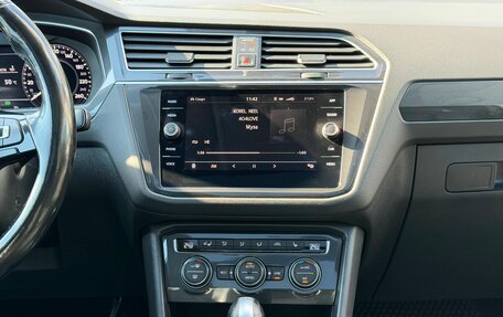 Volkswagen Tiguan II, 2018 год, 3 099 000 рублей, 23 фотография