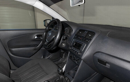 Volkswagen Polo VI (EU Market), 2016 год, 900 000 рублей, 20 фотография