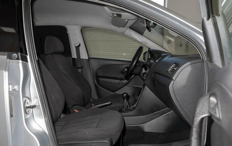 Volkswagen Polo VI (EU Market), 2016 год, 900 000 рублей, 19 фотография