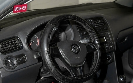 Volkswagen Polo VI (EU Market), 2016 год, 900 000 рублей, 17 фотография