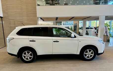 Mitsubishi Outlander III рестайлинг 3, 2013 год, 1 049 990 рублей, 4 фотография