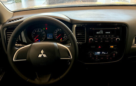 Mitsubishi Outlander III рестайлинг 3, 2013 год, 1 049 990 рублей, 9 фотография