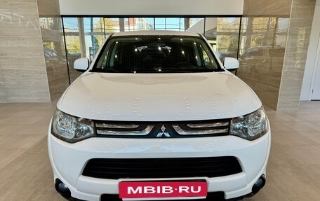 Mitsubishi Outlander III рестайлинг 3, 2013 год, 1 049 990 рублей, 2 фотография