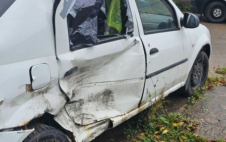 Renault Logan I, 2011 год, 120 000 рублей, 3 фотография