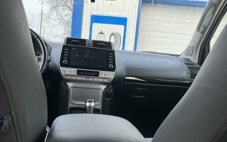 Toyota Land Cruiser Prado 150 рестайлинг 2, 2021 год, 5 999 999 рублей, 2 фотография