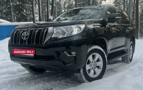 Toyota Land Cruiser Prado 150 рестайлинг 2, 2021 год, 5 999 999 рублей, 6 фотография
