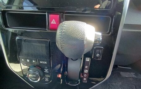 Toyota Roomy I, 2018 год, 1 075 000 рублей, 6 фотография