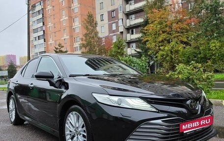 Toyota Camry, 2019 год, 2 550 000 рублей, 3 фотография