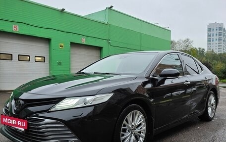 Toyota Camry, 2019 год, 2 550 000 рублей, 2 фотография