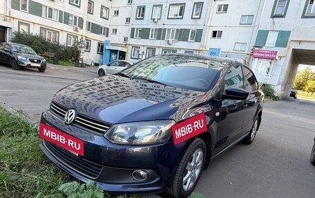 Volkswagen Polo VI (EU Market), 2012 год, 750 000 рублей, 2 фотография