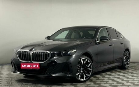 BMW 5 серия, 2023 год, 6 099 000 рублей, 1 фотография