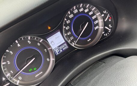 Infiniti QX56, 2013 год, 1 800 000 рублей, 10 фотография