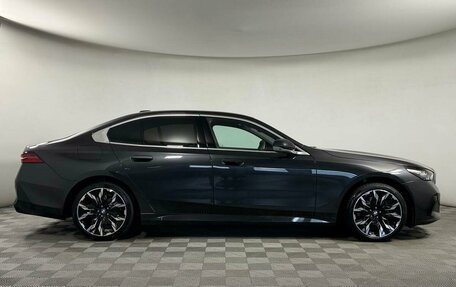 BMW 5 серия, 2023 год, 6 099 000 рублей, 4 фотография