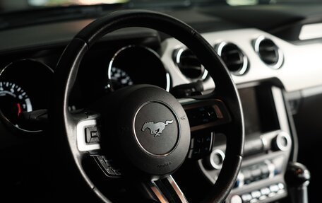 Ford Mustang VI рестайлинг, 2017 год, 2 750 000 рублей, 12 фотография
