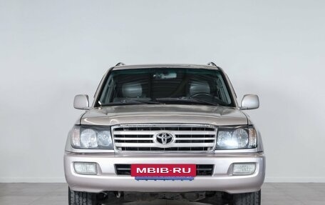 Toyota Land Cruiser 100 рестайлинг 2, 2003 год, 2 149 000 рублей, 3 фотография