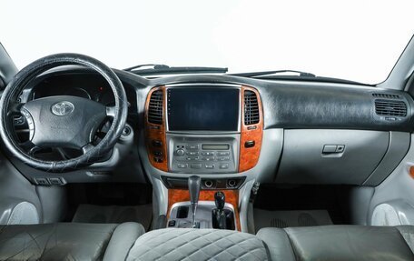 Toyota Land Cruiser 100 рестайлинг 2, 2003 год, 2 149 000 рублей, 9 фотография