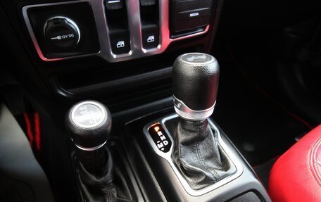 Jeep Wrangler, 2020 год, 4 995 000 рублей, 24 фотография