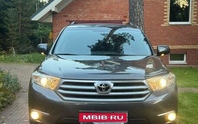 Toyota Highlander III, 2011 год, 2 450 000 рублей, 1 фотография