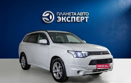 Mitsubishi Outlander III рестайлинг 3, 2013 год, 1 450 000 рублей, 3 фотография