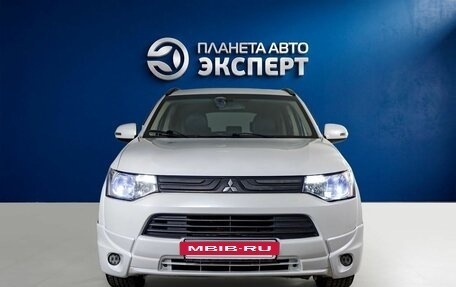 Mitsubishi Outlander III рестайлинг 3, 2013 год, 1 450 000 рублей, 2 фотография
