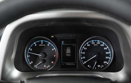 Toyota RAV4, 2019 год, 2 550 000 рублей, 13 фотография