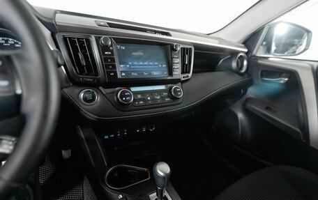 Toyota RAV4, 2019 год, 2 550 000 рублей, 14 фотография