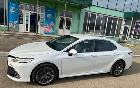 Toyota Camry, 2020 год, 2 250 000 рублей, 2 фотография