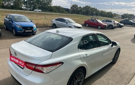 Toyota Camry, 2020 год, 2 250 000 рублей, 4 фотография