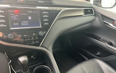Toyota Camry, 2020 год, 2 250 000 рублей, 8 фотография