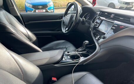 Toyota Camry, 2020 год, 2 250 000 рублей, 7 фотография