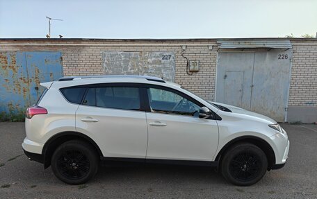 Toyota RAV4, 2017 год, 2 560 000 рублей, 4 фотография