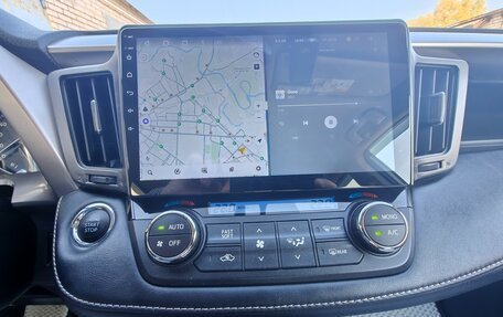 Toyota RAV4, 2017 год, 2 560 000 рублей, 30 фотография