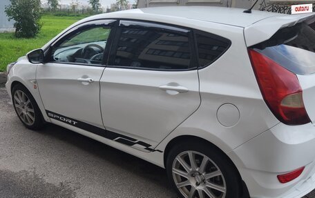 Hyundai Solaris II рестайлинг, 2011 год, 650 000 рублей, 2 фотография